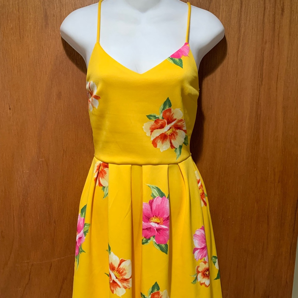 yellow spring/summer dress *never worn*